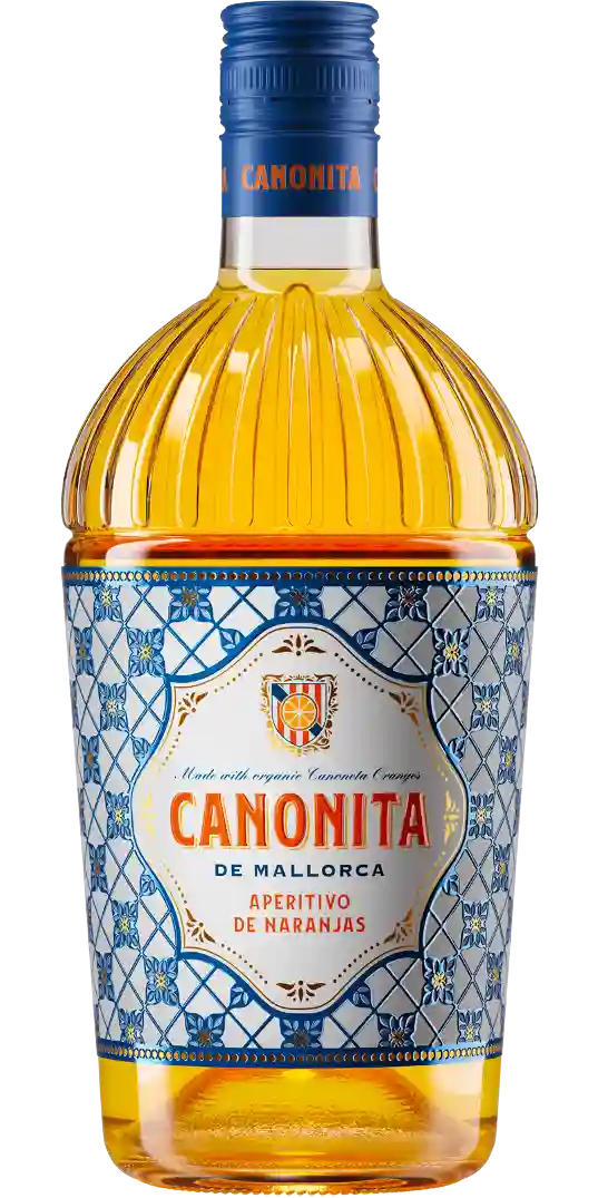 canonita Eine Flasche Canonita de Mallorca aperitivo de naranjas mit einem blau-weiß gemusterten Etikett und orangefarbenen Akzenten.